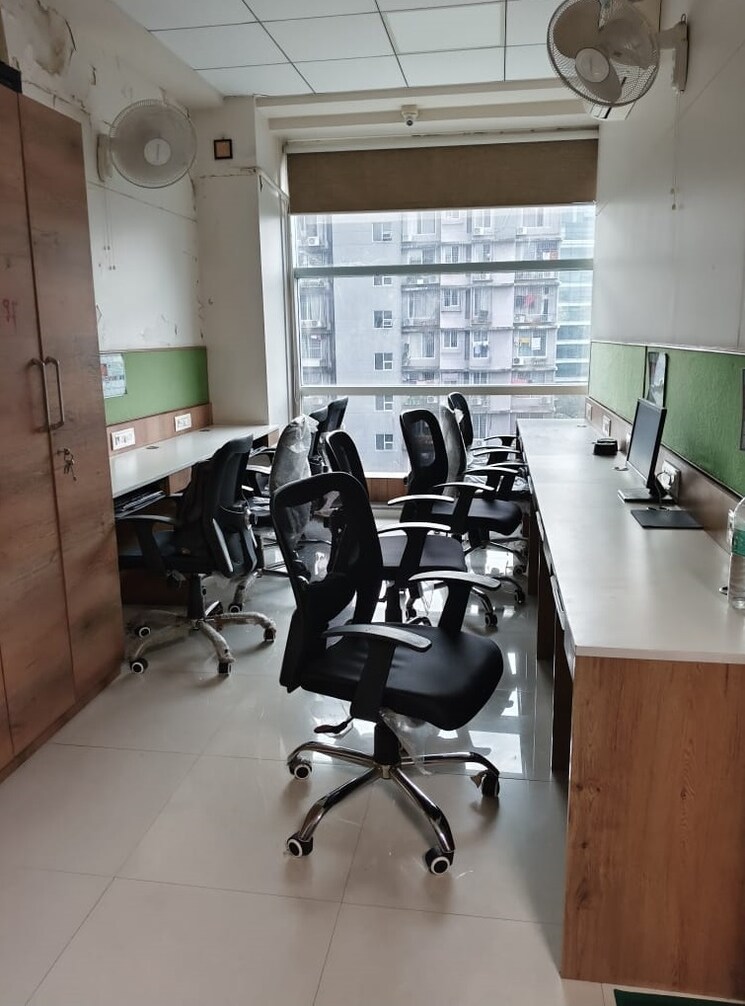 Team Area, ashar-16 Commercial Office Space 850 Sq.Ft. In Wagle Industrial Estate Thane 9307658