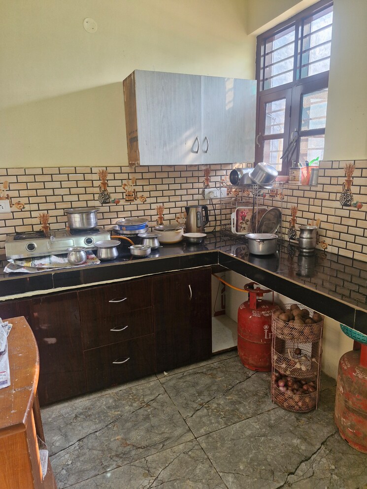Kitchen, kharar mohali road 3 Bedroom 190 Sq.Yd. Independent House In Kharar Mohali Road Kharar 9307663