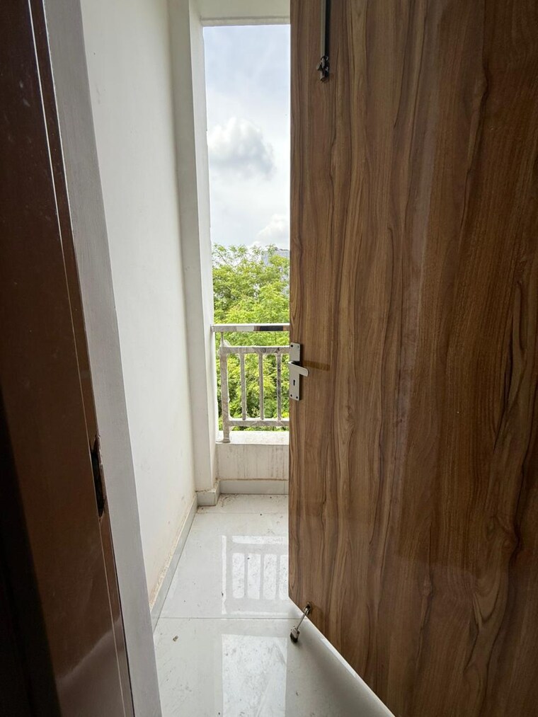 Balcony, saket 1 Bedroom 55 Sq.Yd. Apartment In Saket Delhi 9307703