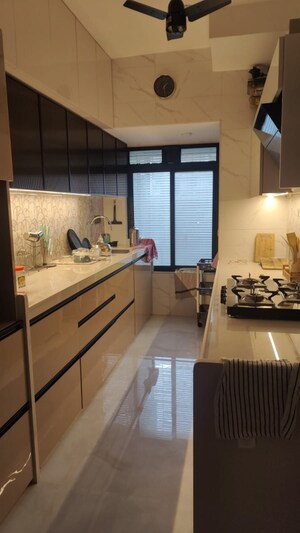 Master Bedroom in 2 BHK Apartment at Lake View Apartments Powai, Powai – for Rent