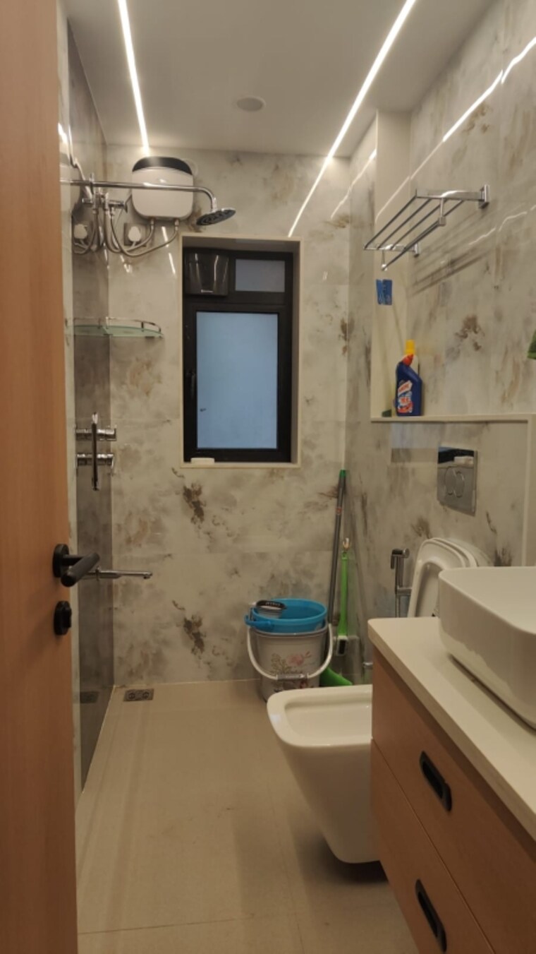 Bathroom, lake-view-apartments-powai 2 Bedroom 850 Sq.Ft. Apartment In Powai Mumbai 9307723