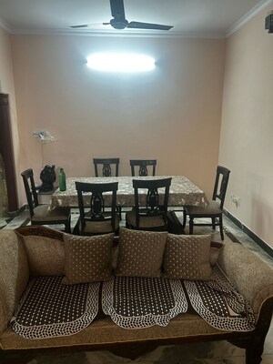 Team Area in 2 BHK Builder Floor at RWA Apartments Sector 50, Sector 50 – for Rent