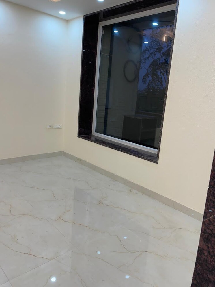 Room, godrej-woods 3 Bedroom 450 Sq.Ft. Villa In Sector 43 Noida 9307724