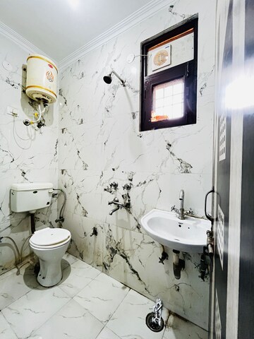 Bathroom in 1 BHK Builder Floor at Saket – for Rent
