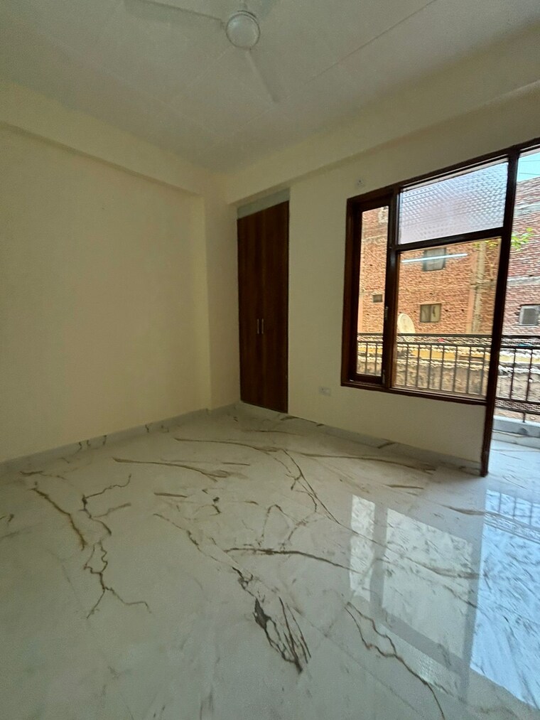 Room, saket 1 Bedroom 55 Sq.Yd. Builder Floor In Saket Delhi 9307778