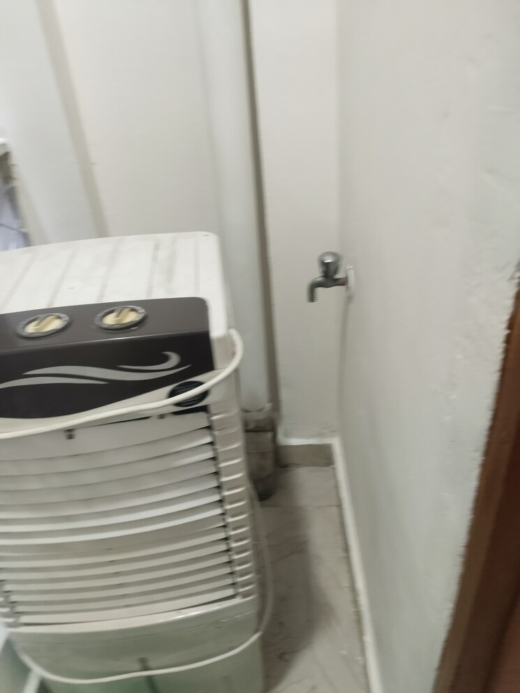 Bathroom, savitri nagar 2 Bedroom 720 Sq.Ft. Builder Floor In Savitri Nagar Delhi 9307780