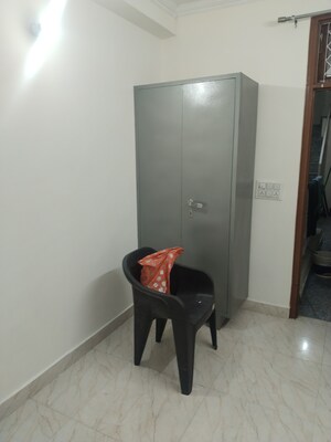 Furnished Amenities in 2 BHK Builder Floor at Savitri Nagar – for Rent