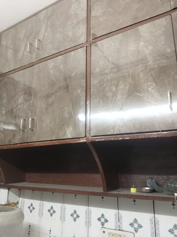 Furnished Amenities in 2 BHK Builder Floor at Savitri Nagar – for Rent