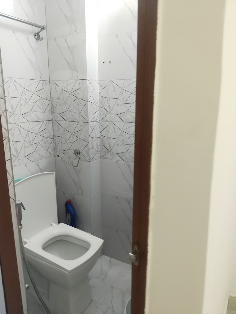 Bathroom, savitri nagar 2 Bedroom 720 Sq.Ft. Builder Floor In Savitri Nagar Delhi 9307780