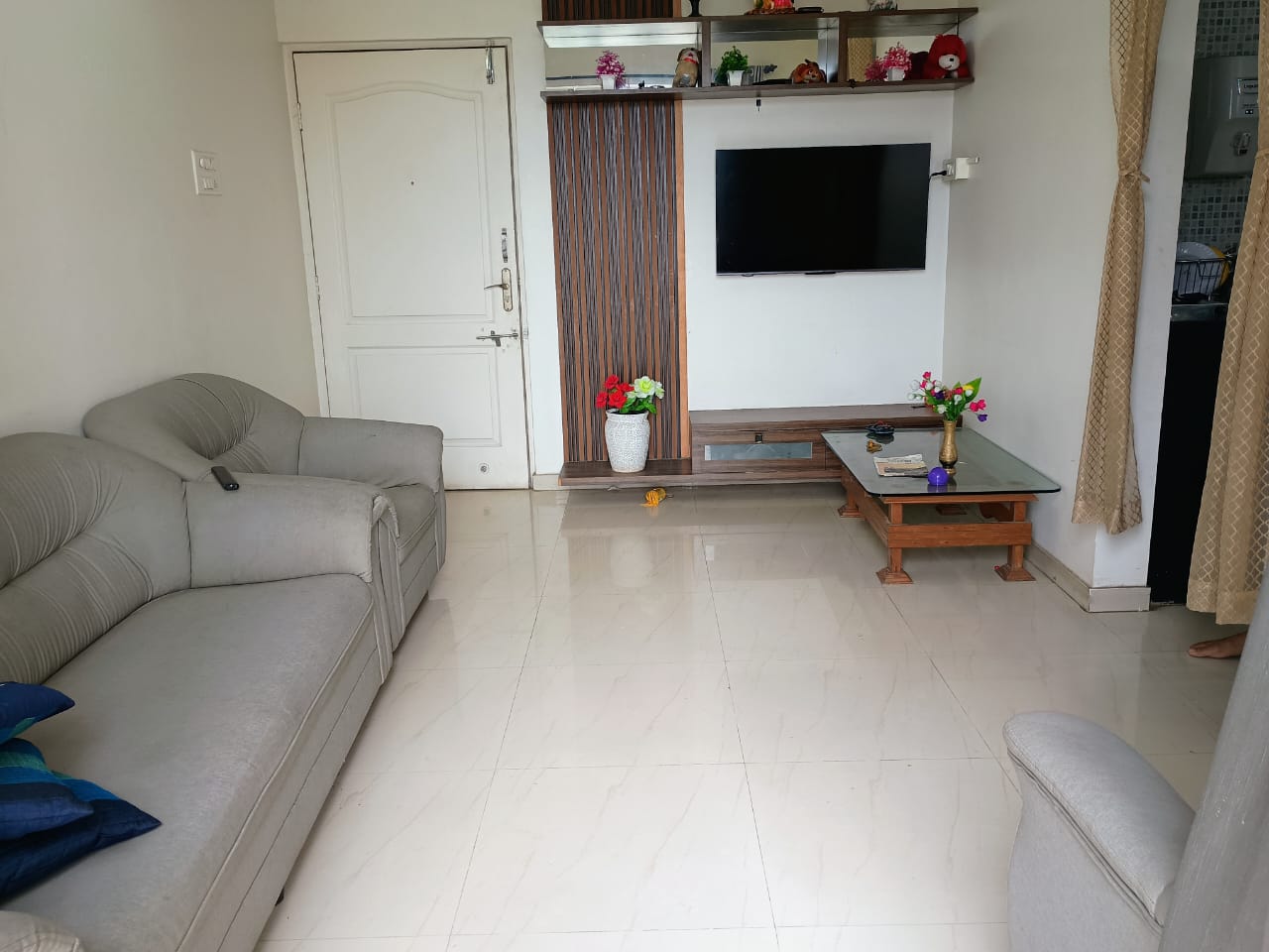 1.5 BHK + Servant Room 800 Sq.Ft. Apartment in Goel Ganga Amrut Ganga