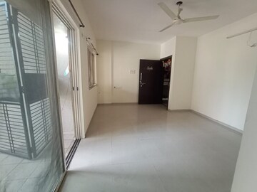 Room in 2 BHK Apartment at Soba Optima, Sinhagad Road – for Rent