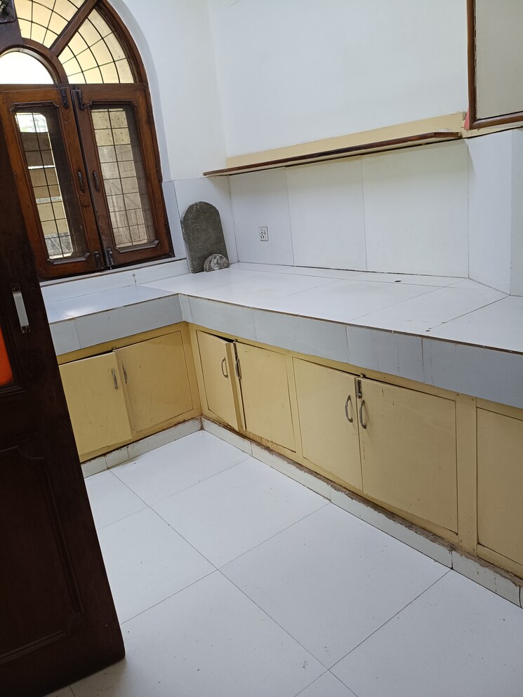 Kitchen, maharani bagh 3.5 Bedroom 501 Sq.Yd. Independent House In Maharani Bagh Delhi 9307835
