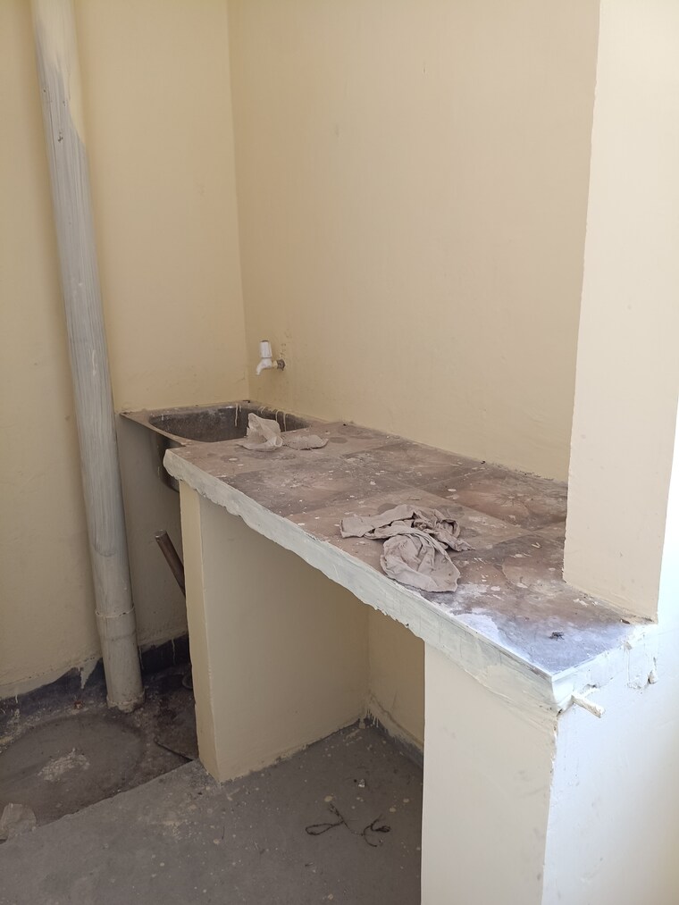 Room, maharani bagh 3.5 Bedroom 501 Sq.Yd. Independent House In Maharani Bagh Delhi 9307835