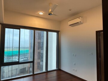 Room in 2 BHK Apartment at Piramal Mahalaxmi, Mahalaxmi – for Rent