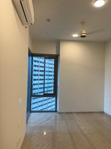 Room in 2 BHK Apartment at Piramal Mahalaxmi, Mahalaxmi – for Rent