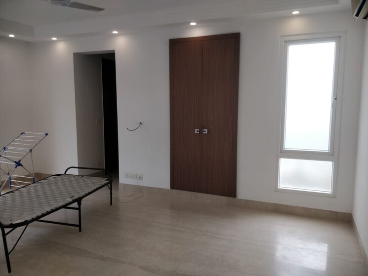 Room, greater kailash ii 4 Bedroom 565 Sq.Yd. Builder Floor In Greater Kailash ii Delhi 9307850