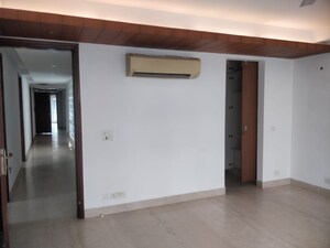 Room in 4 BHK Builder Floor at Greater Kailash ii – for Rent