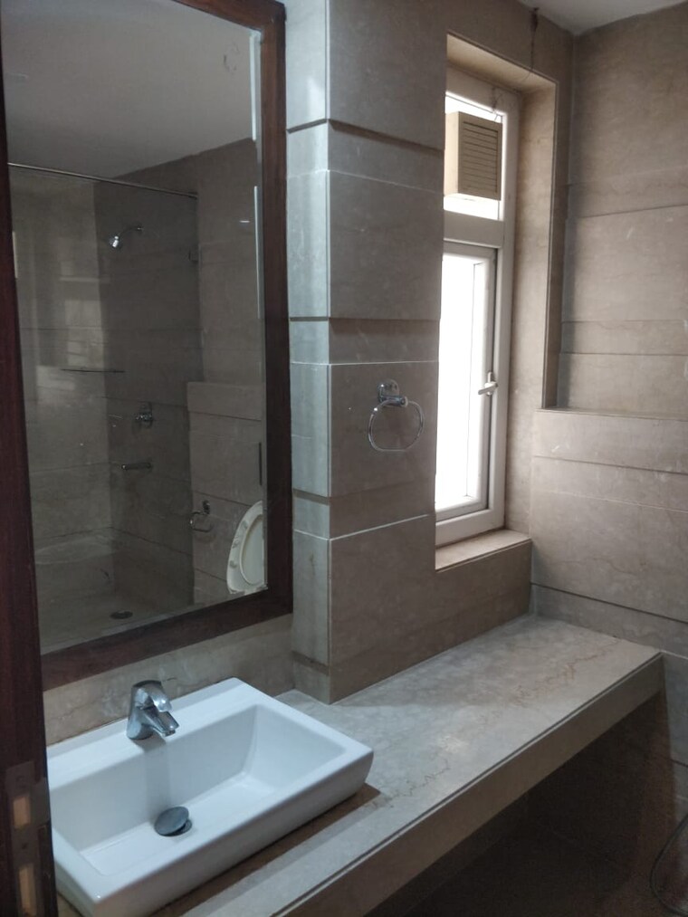 Bathroom, greater kailash ii 4 Bedroom 565 Sq.Yd. Builder Floor In Greater Kailash ii Delhi 9307850