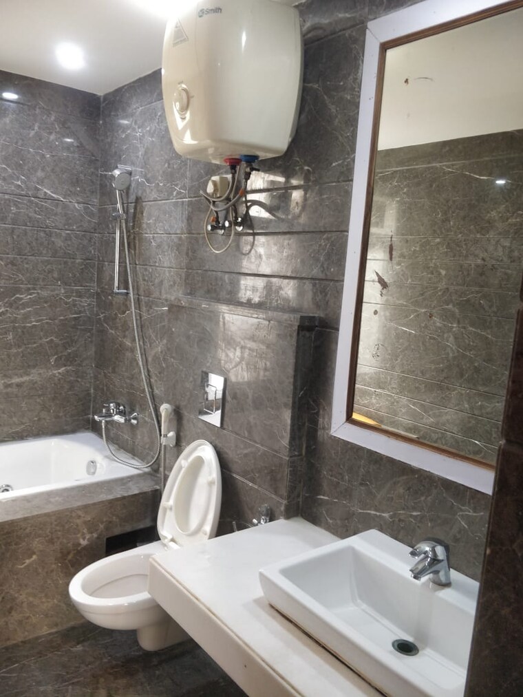 Bathroom, greater kailash ii 4 Bedroom 565 Sq.Yd. Builder Floor In Greater Kailash ii Delhi 9307850