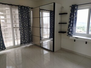 Room in 4 BHK Apartment at Prestige Beverly Hills, Kokapet – for Rent