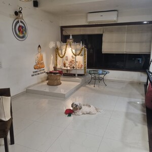 Team Area in 4 BHK Apartment at Silver Sand CHS, Shashtri Nagar – for Rent