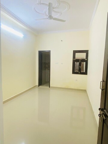 Room in 2 BHK Villa at Jankipuram Extension – for Sale