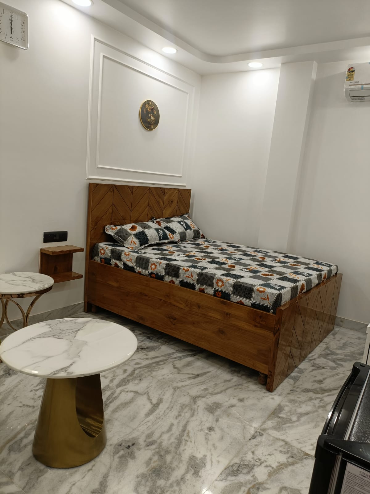 2 BHK Builder Floor For Rent in Chattarpur