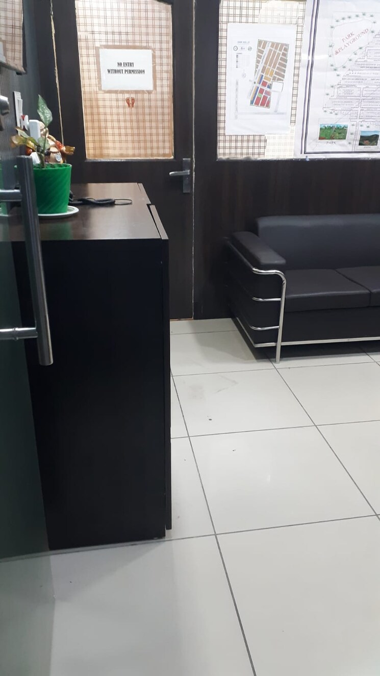 Team Area, netaji subhash place Commercial Office Space 950 Sq.Ft. In Netaji Subhash Place Delhi 9307916