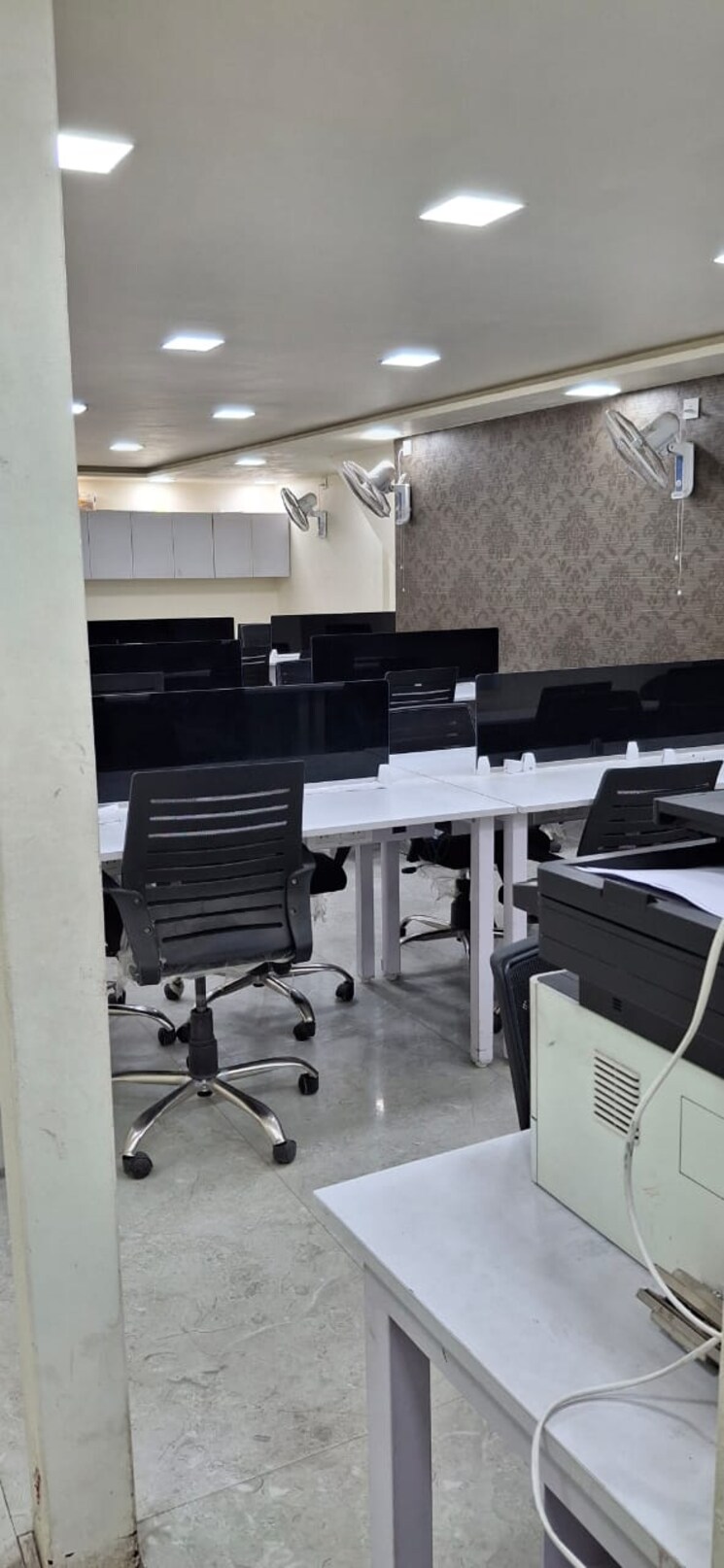 Team Area, aggarwal colony Commercial Office Space 1000 Sq.Ft. In Aggarwal Colony Delhi 9307926
