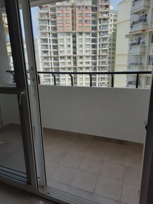 2 BHK Apartment For Rent in Prestige Lakeside Habitat, Varthur
