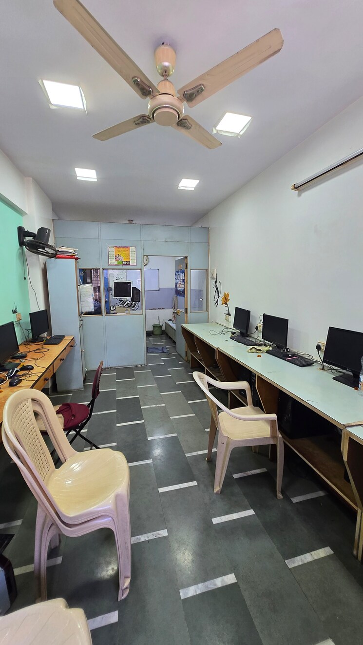 Team Area, sukh-sagar-chs-kandivali Commercial Office Space 225 Sq.Ft. In Kandivali East Mumbai 9307954