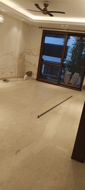 Room in 3 BHK Apartment at Vasant Kunj – for Rent