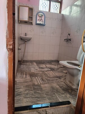 Bathroom in 1 BHK Independent House at Gomti Nagar – for Rent