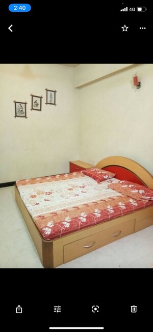 Bedroom in 2 BHK Apartment at Sindhi Society Chembur, Chembur – for Rent