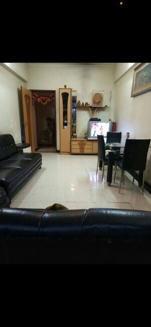 Living Room in 2 BHK Apartment at Sindhi Society Chembur, Chembur – for Rent