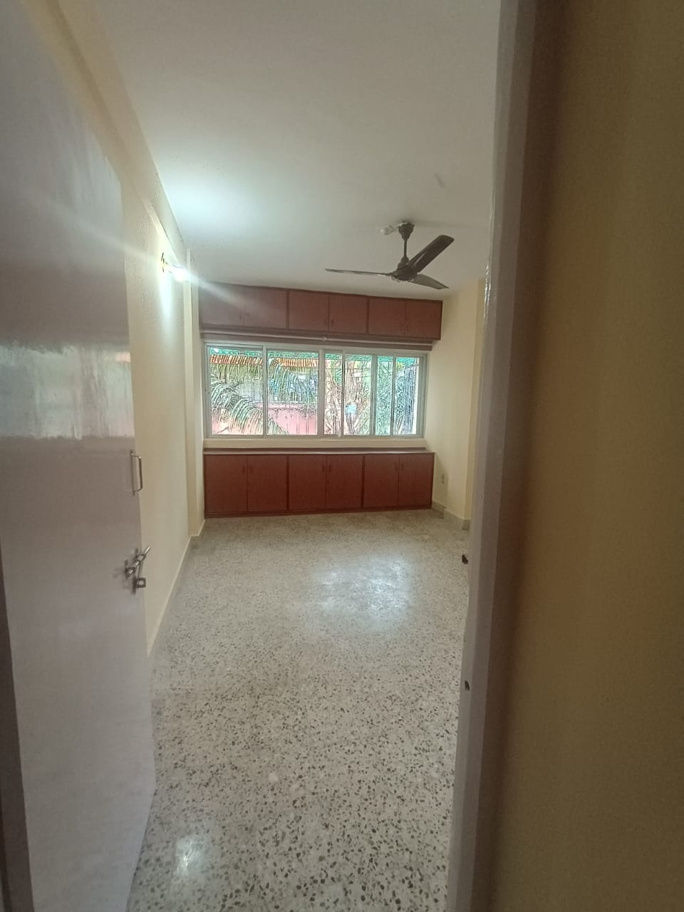 2 BHK Apartment For Rent in Bhatnagar Manor