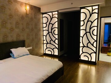 Room in 4 BHK Apartment at ATS Pristine, Sector 150 – for Rent