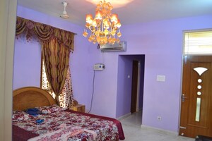 Bedroom in 3 BHK Independent House at Gomti Nagar – for Rent