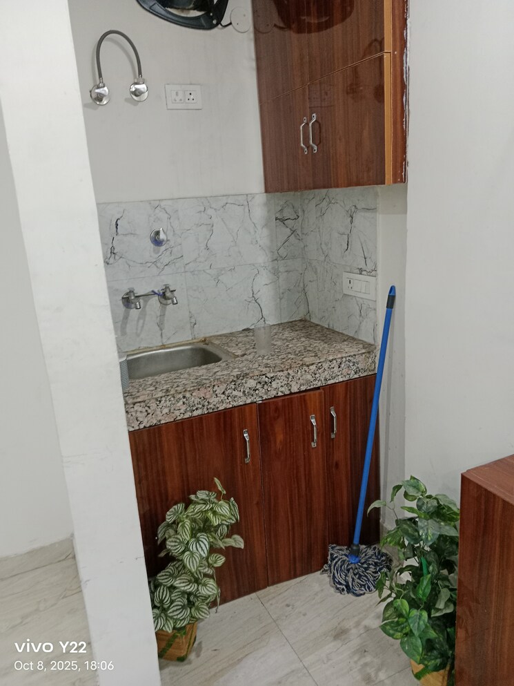 undefined, laxmi nagar Commercial Office Space 600 Sq.Ft. In Laxmi Nagar Delhi 9308010