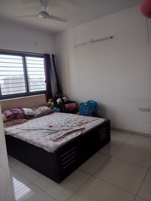 Bedroom in 2 BHK Apartment at Amanora Gold Towers, Hadapsar – for Sale