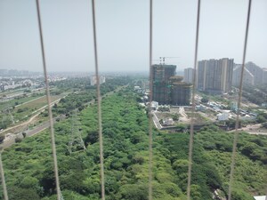 Plot Area in 2 BHK Apartment at Amanora Gold Towers, Hadapsar – for Sale