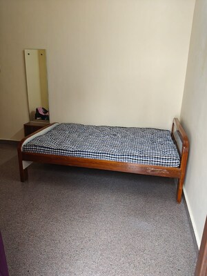 Bedroom in 1.5 BHK Independent House at Gomti Nagar – for Rent