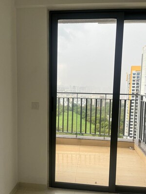 2 BHK Apartment For Rent in Amanora Gold Towers, Hadapsar