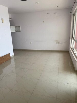 Room in 2 BHK Apartment at Gomti Nagar – for Rent