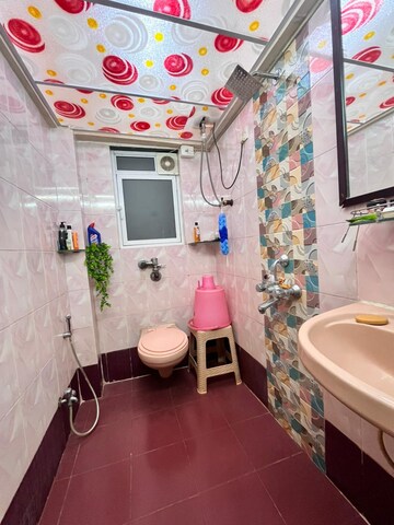 Team Area in 3 BHK Apartment at Andheri West – for Rent