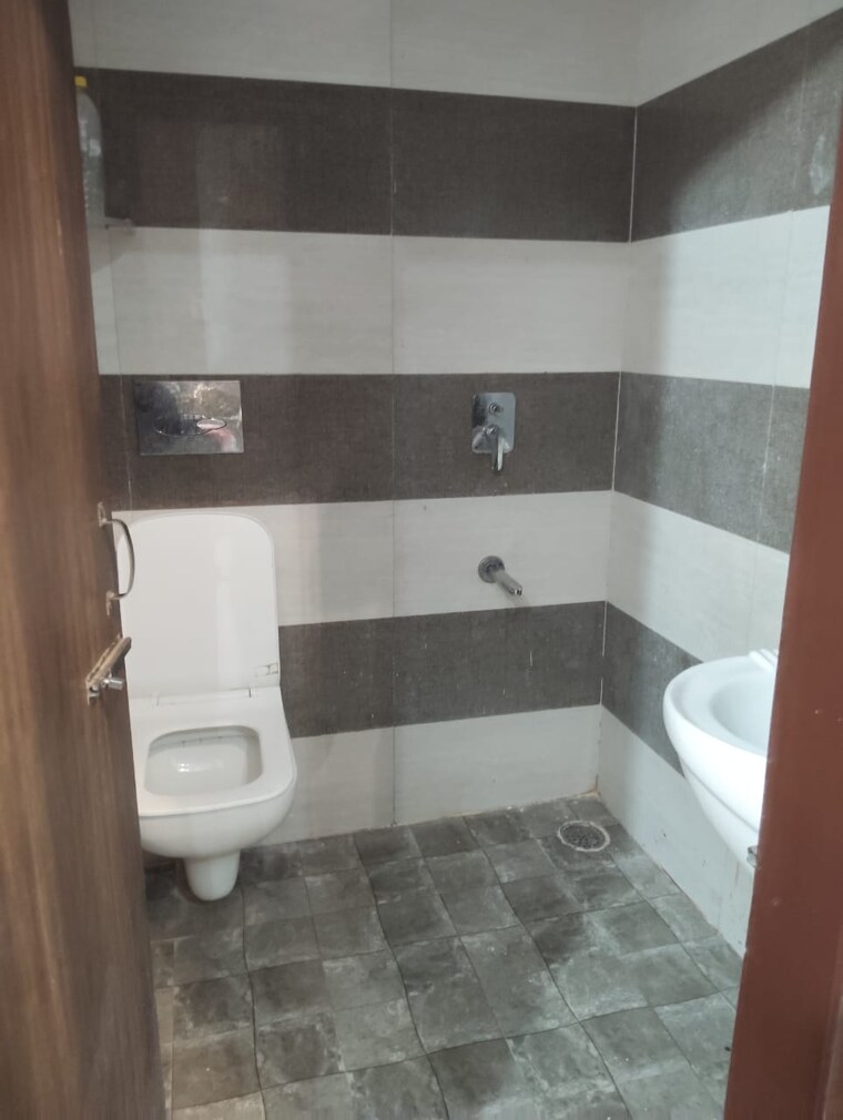 Attached Bathroom, patiala road 1 Bedroom 900 Sq.Ft. Apartment In Patiala Road Zirakpur 9308051
