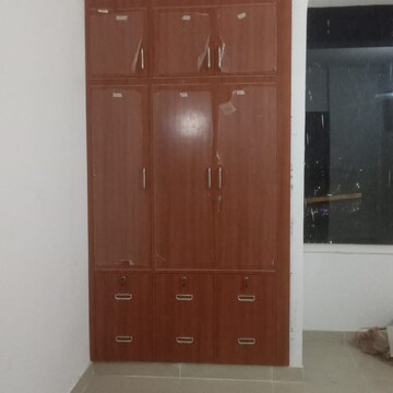 Room in 2 BHK Apartment at Amrapali Heartbeat City, Sector 107 – for Rent