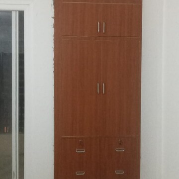 Room in 2 BHK Apartment at Amrapali Heartbeat City, Sector 107 – for Rent