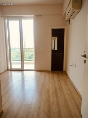 Room in 3 BHK Apartment at DLF The Ultima, Sector 81 – for Rent