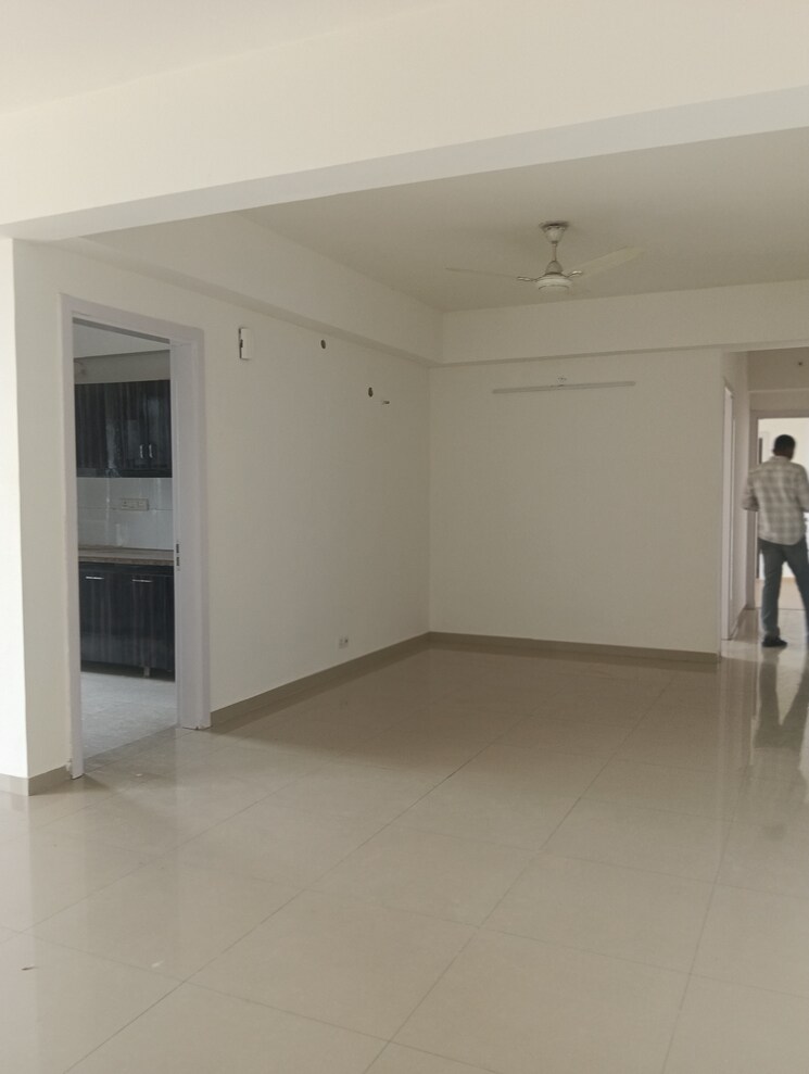 Room, dlf-new-town-heights-iii 3.5 Bedroom 1930 Sq.Ft. Apartment In Sector 91 Gurgaon 9308096